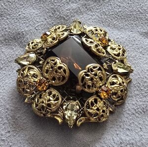 Vintage West Germany Root Beer Glass Filigree Gold9 Tone Brooch